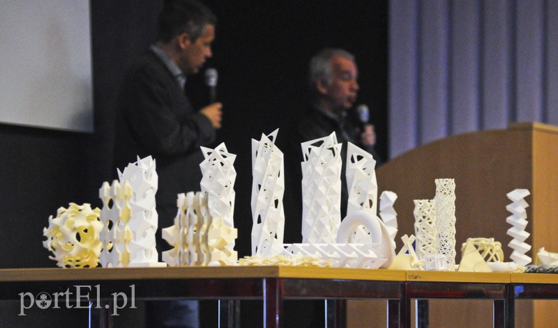 Wykład w PWSZ - rzeźby przestrzenne zdjęcie nr 103703