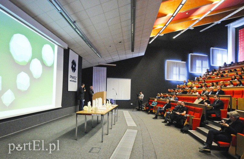 Wykład w PWSZ - rzeźby przestrzenne zdjęcie nr 103704