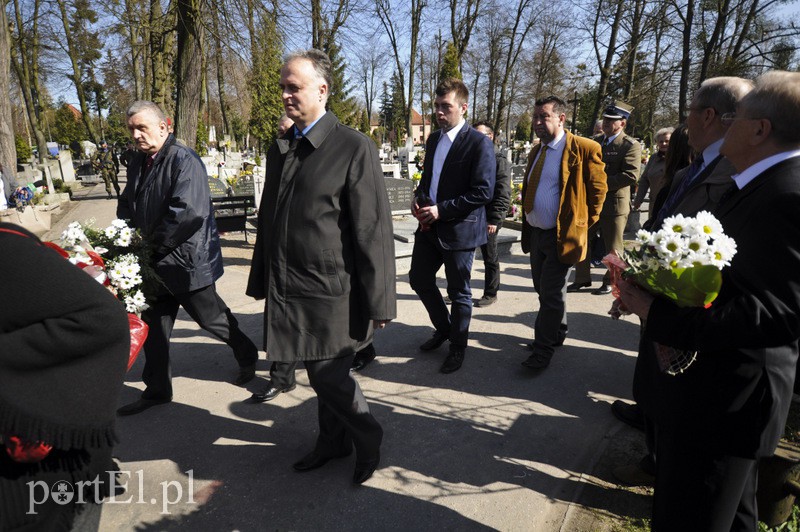 Tak Elbląg uczcił pamięć ofiar Smoleńska zdjęcie nr 103769