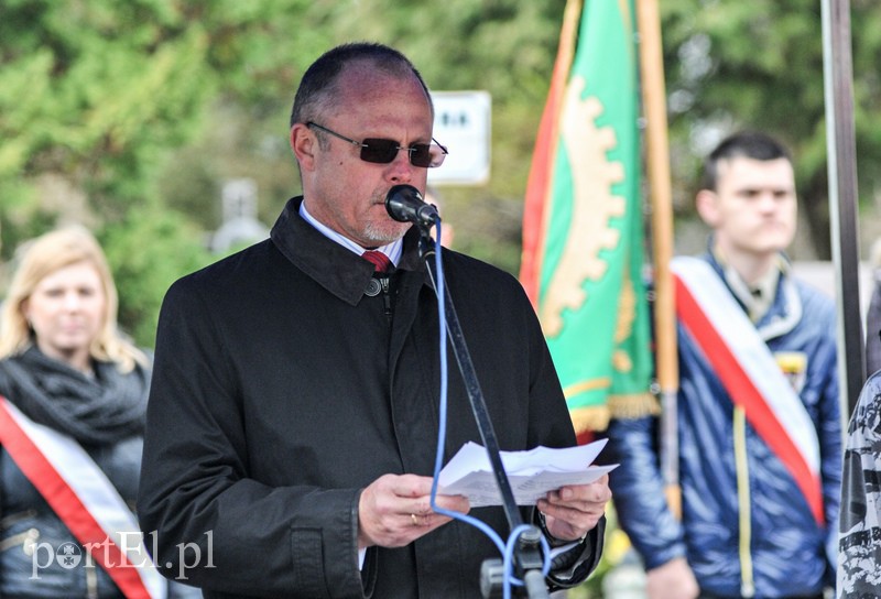 Uroczystości pod krzyżem katyńskim zdjęcie nr 103949