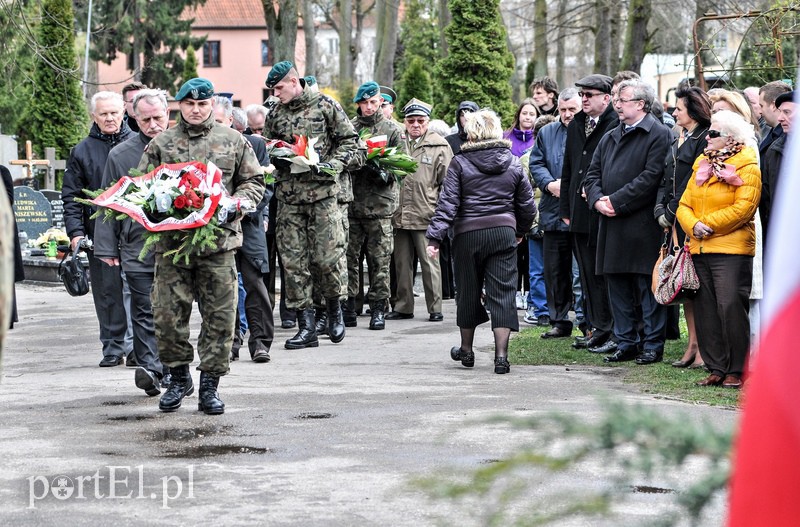 Uroczystości pod krzyżem katyńskim zdjęcie nr 103967