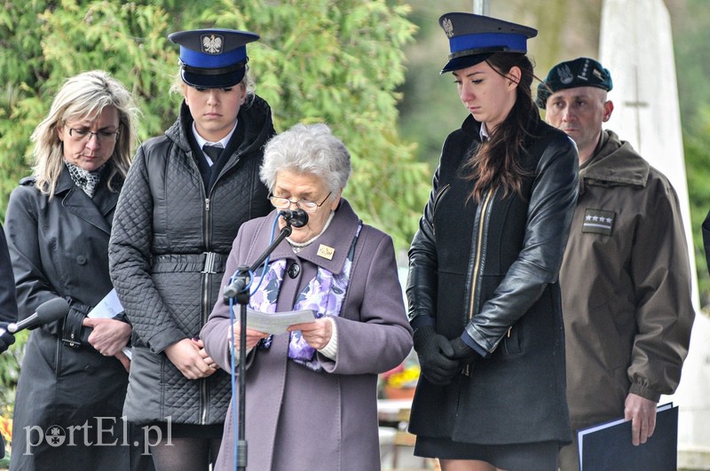 Uroczystości pod krzyżem katyńskim zdjęcie nr 103958