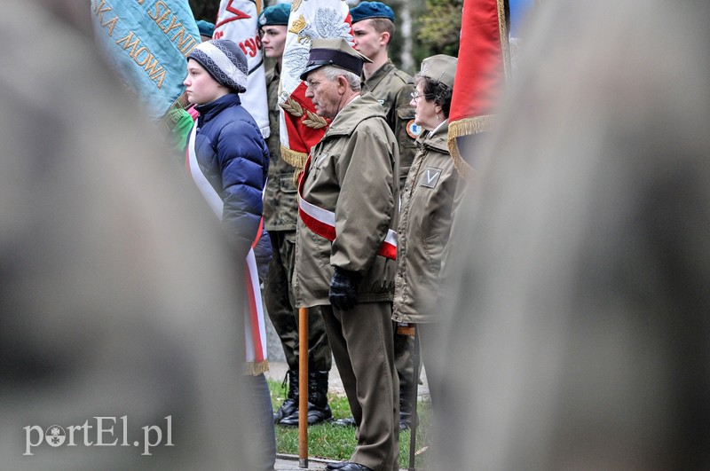 Uroczystości pod krzyżem katyńskim zdjęcie nr 103941