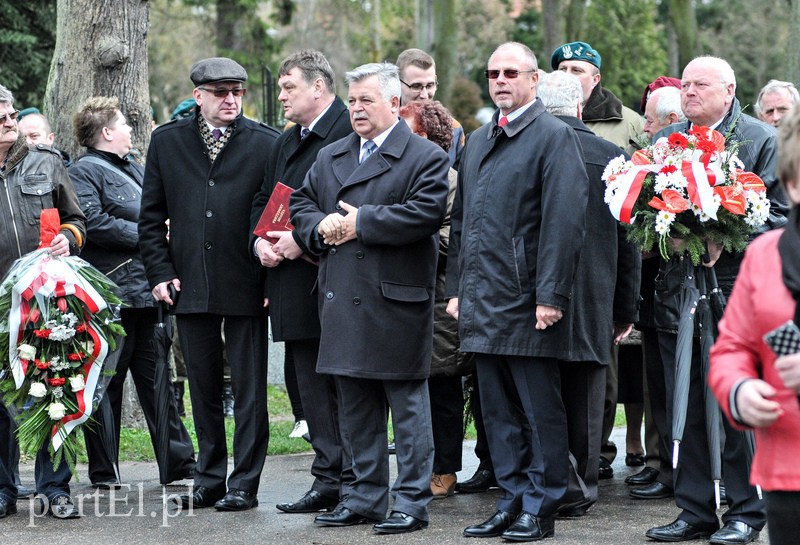 Uroczystości pod krzyżem katyńskim zdjęcie nr 103938