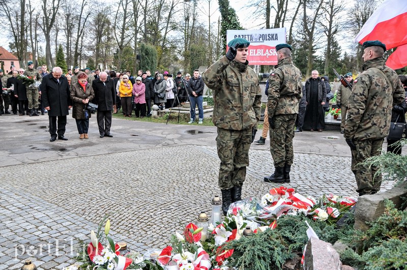 Uroczystości pod krzyżem katyńskim zdjęcie nr 103964