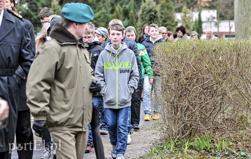 Uroczystości pod krzyżem katyńskim zdjęcie nr 103937