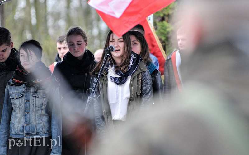 Uroczystości pod krzyżem katyńskim zdjęcie nr 103960