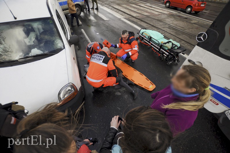  Potrącenie pieszej przy hali Elzam zdjęcie nr 103970