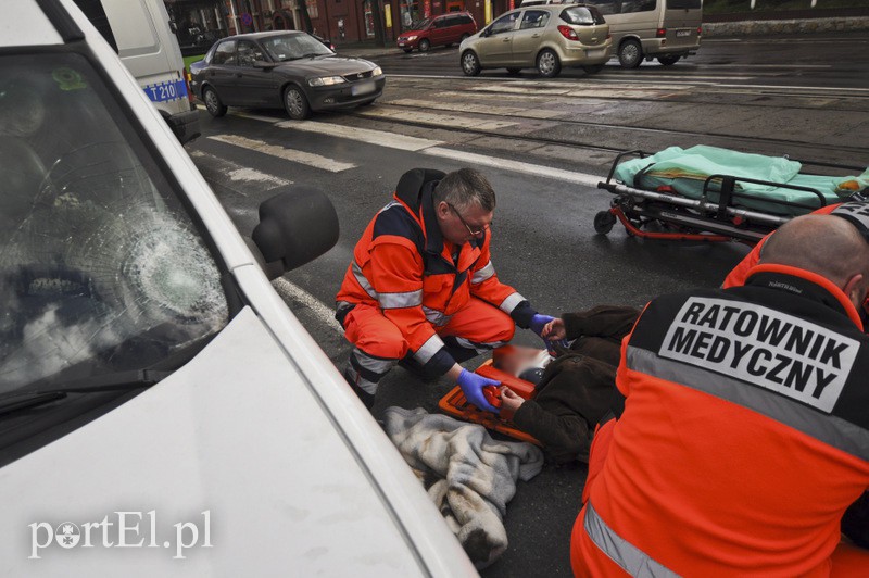  Potrącenie pieszej przy hali Elzam zdjęcie nr 103975