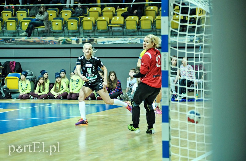 Start przegrał w Gdyni pierwszy mecz o finał  zdjęcie nr 104361