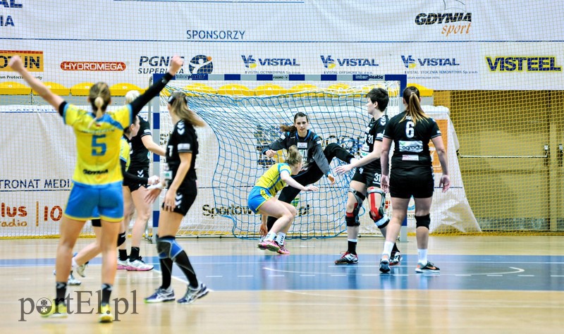 Start przegrał w Gdyni pierwszy mecz o finał  zdjęcie nr 104358