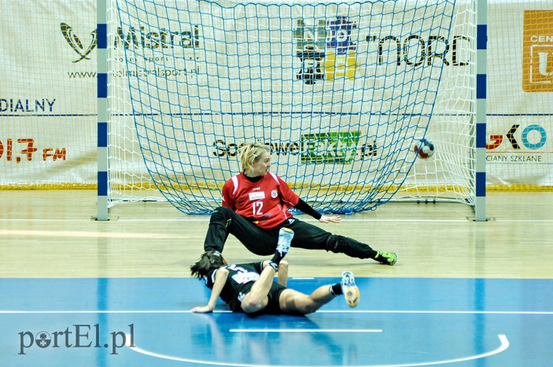 Start przegrał w Gdyni pierwszy mecz o finał  zdjęcie nr 104365