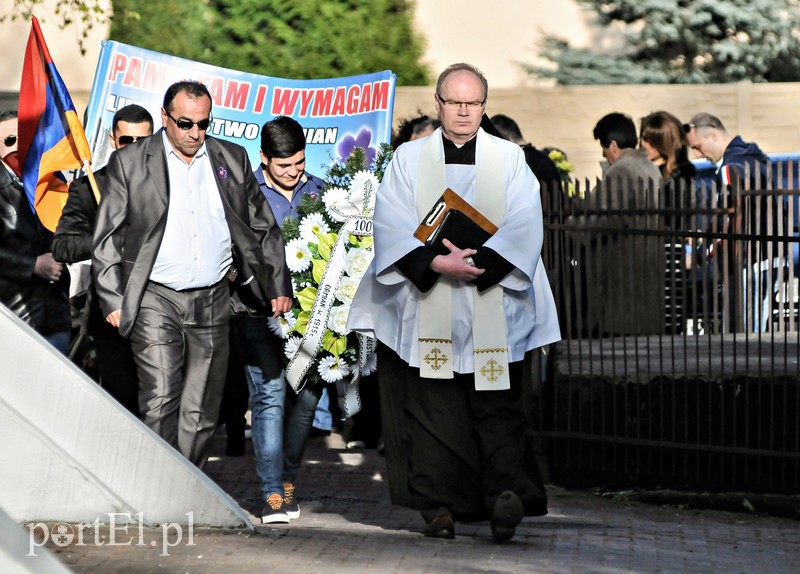 Ormianie złożyli hołd ofiarom ludobójstwa zdjęcie nr 104771