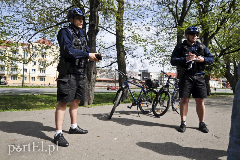Patrolują miasto na dwóch kółkach zdjęcie nr 105146