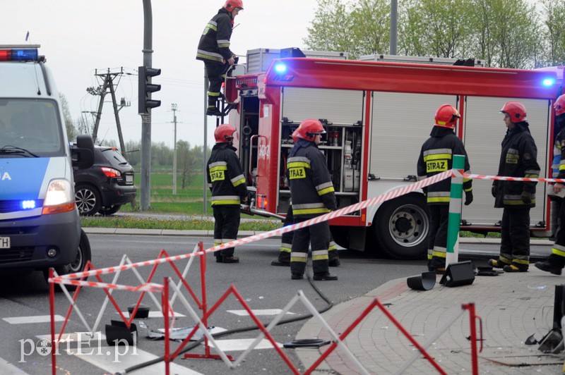 Golfem uderzył w renault zdjęcie nr 105172