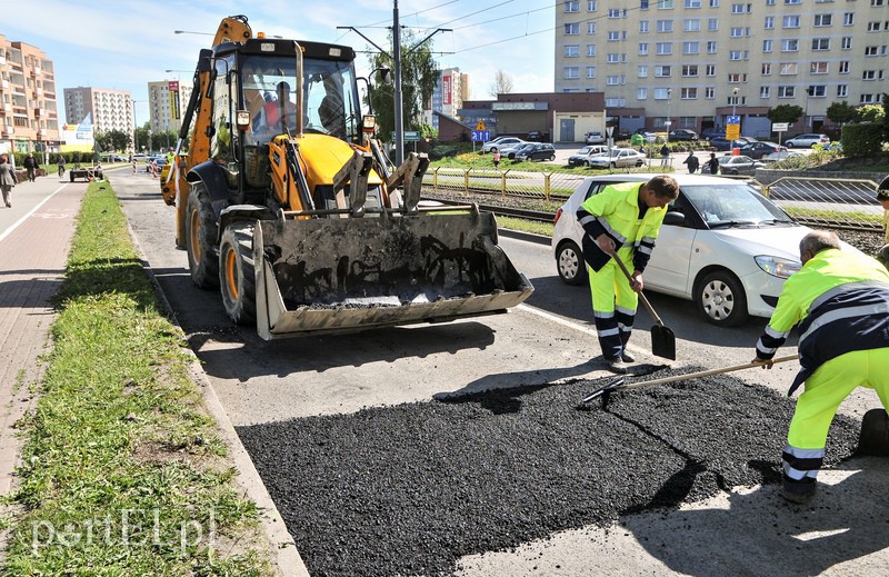 Łatają Dąbka, w kolejce czekają następne ulice zdjęcie nr 105989