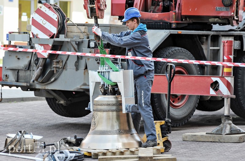 Dzwon będzie bił o godzinie 15 zdjęcie nr 106004