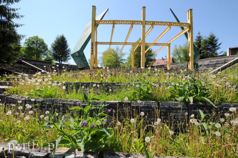 Inspektorzy ocenią, jak bardzo amfiteatr się sypie zdjęcie nr 106686