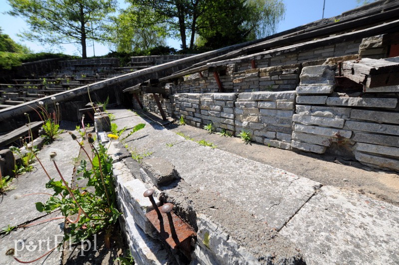 Inspektorzy ocenią, jak bardzo amfiteatr się sypie zdjęcie nr 106680