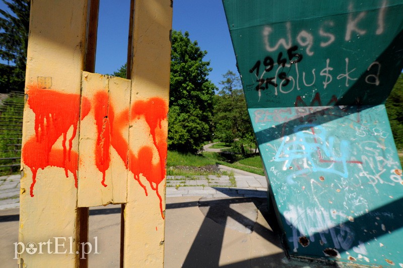 Inspektorzy ocenią, jak bardzo amfiteatr się sypie zdjęcie nr 106678