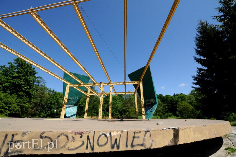 Inspektorzy ocenią, jak bardzo amfiteatr się sypie zdjęcie nr 106675