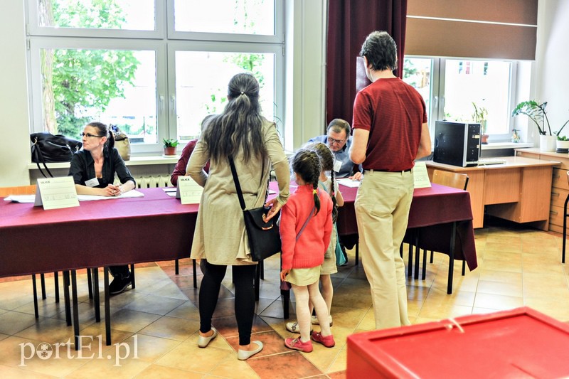 Elblążanie głosują, cisza trwa zdjęcie nr 106960