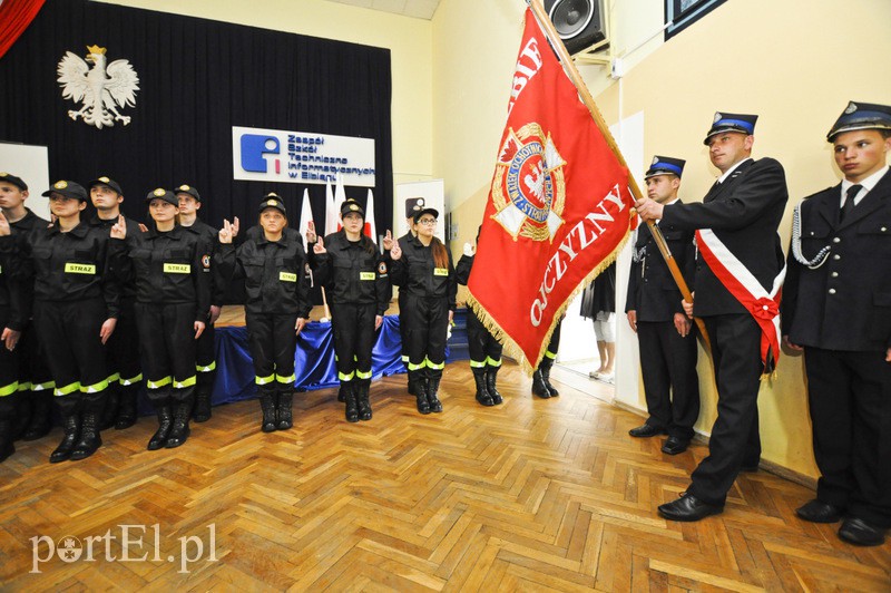  Uczą się, by zostać strażakami zdjęcie nr 107364