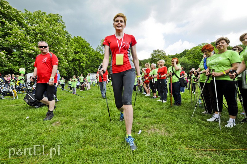  Maszerowali z kijkami aż miło zdjęcie nr 107610