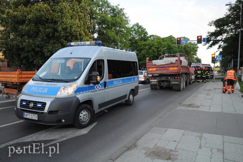  Ciężarówka nie wyhamowała, chłopiec w szpitalu zdjęcie nr 107903