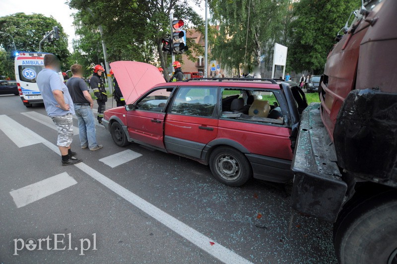  Ciężarówka nie wyhamowała, chłopiec w szpitalu zdjęcie nr 107905