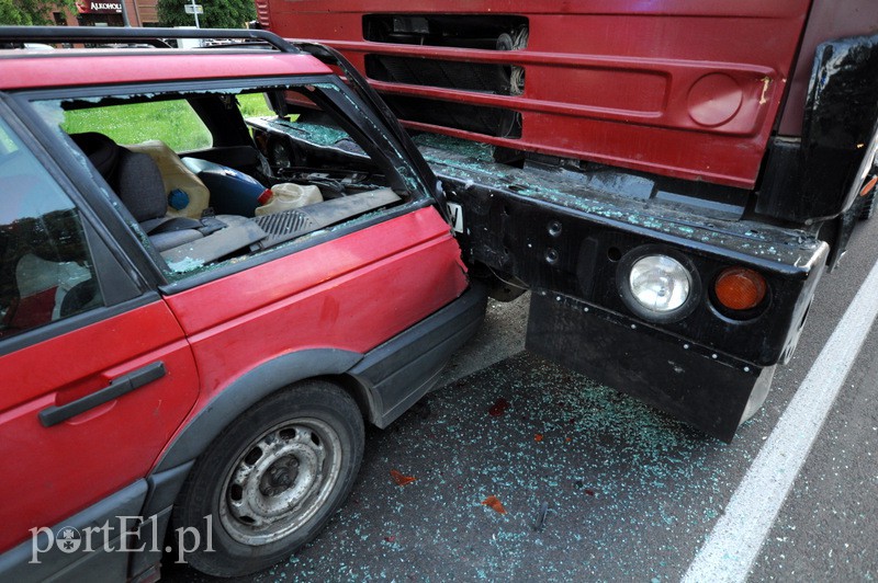  Ciężarówka nie wyhamowała, chłopiec w szpitalu zdjęcie nr 107906