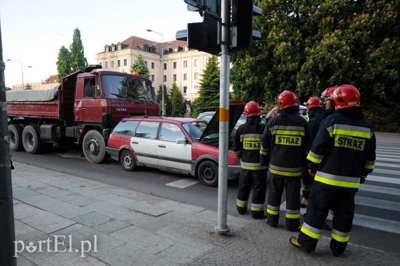  Ciężarówka nie wyhamowała, chłopiec w szpitalu zdjęcie nr 107902