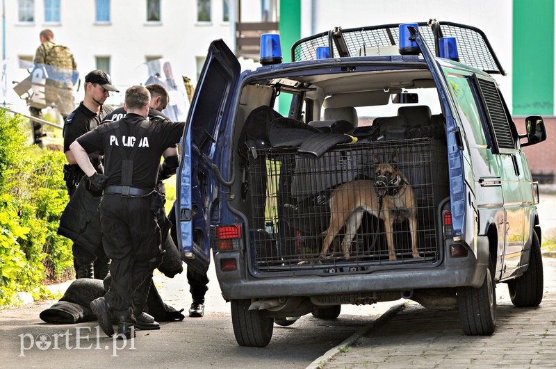 Policja kontra kibice na stadionie zdjęcie nr 107963