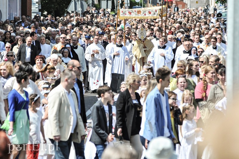 Wierni wyszli na ulice zdjęcie nr 108016