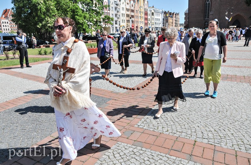 Wierni wyszli na ulice zdjęcie nr 107992