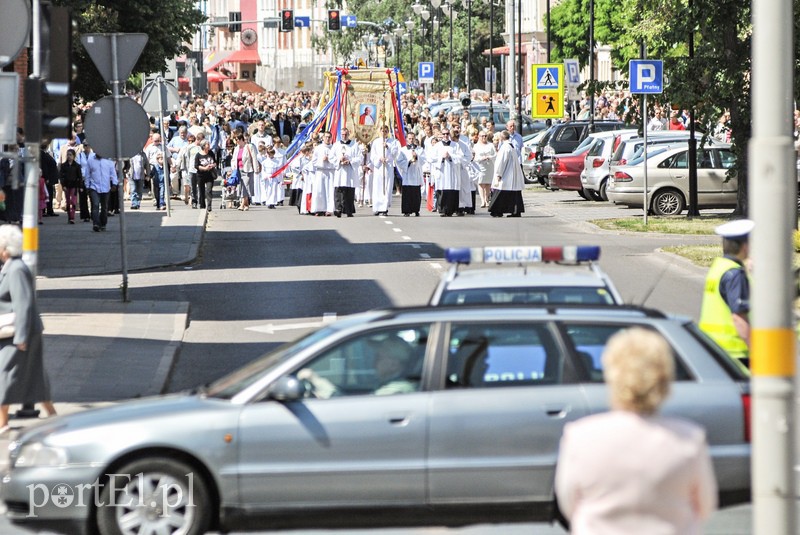 Wierni wyszli na ulice zdjęcie nr 108013