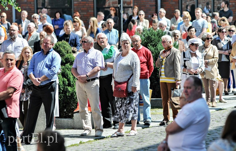 Wierni wyszli na ulice zdjęcie nr 107986