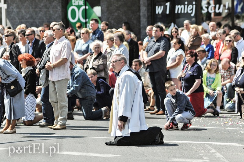 Wierni wyszli na ulice zdjęcie nr 108024