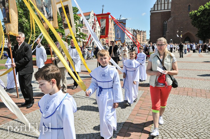 Wierni wyszli na ulice zdjęcie nr 107991