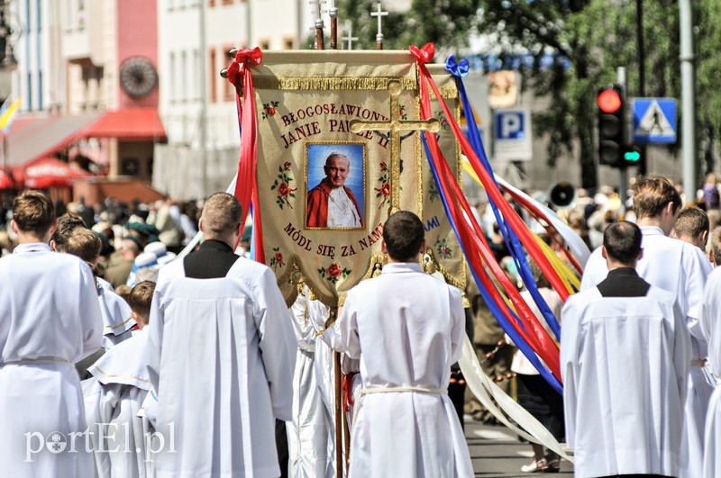 Wierni wyszli na ulice zdjęcie nr 108005