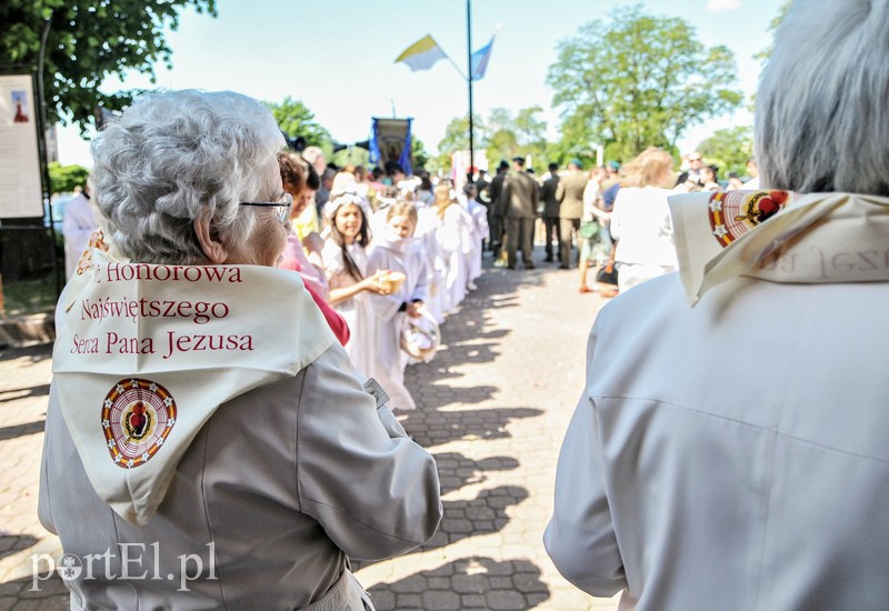 Wierni wyszli na ulice zdjęcie nr 107987