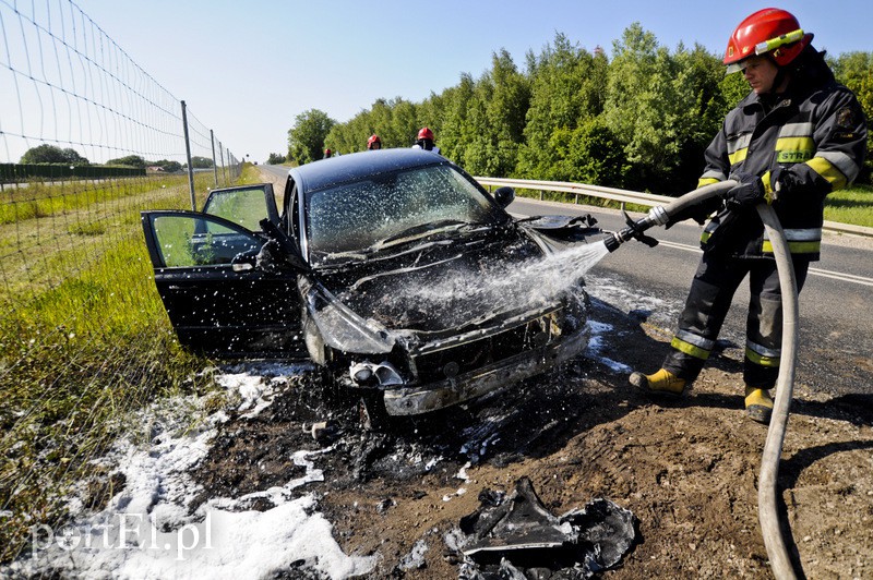 Elbląg Płonący samochód na dawnej siódemce