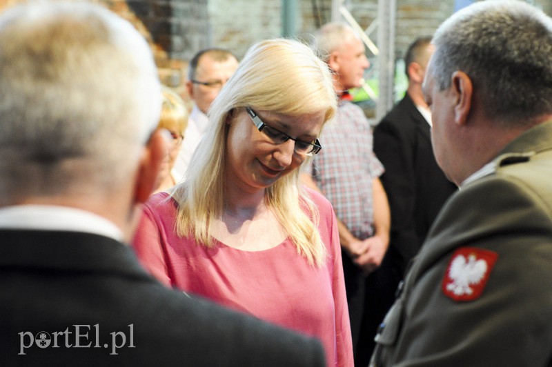  To oni karmią i ubierają żołnierzy zdjęcie nr 108353