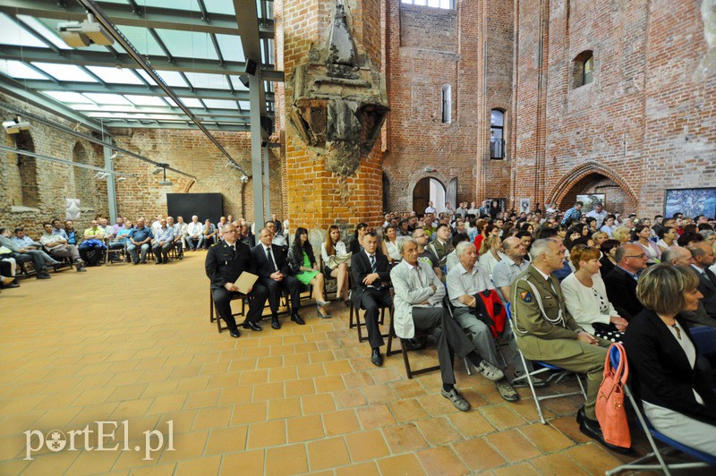  To oni karmią i ubierają żołnierzy zdjęcie nr 108337