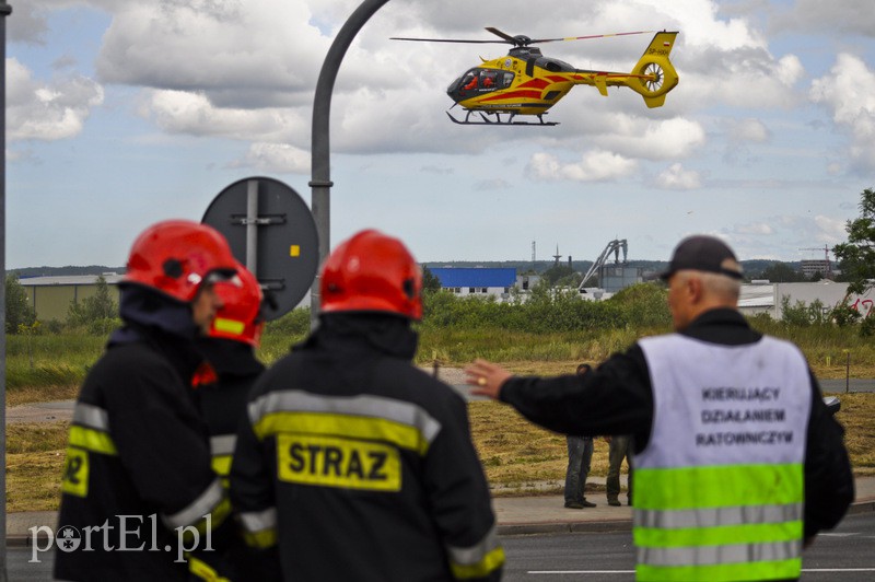  Poważny wypadek na ul. Żuławskiej. Dwie osoby ranne zdjęcie nr 108625