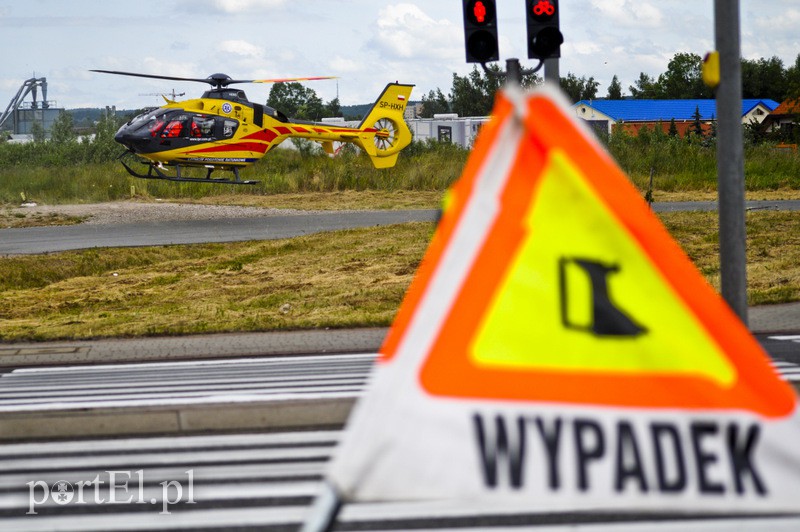  Poważny wypadek na ul. Żuławskiej. Dwie osoby ranne zdjęcie nr 108624