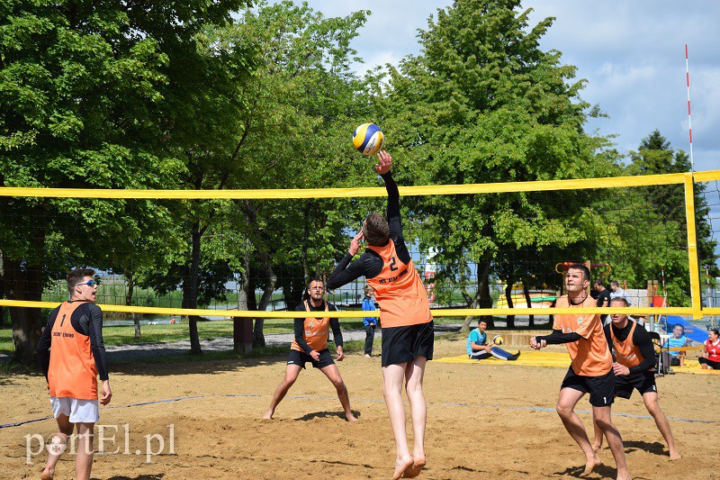 Na plaży na siedząco i stojąco zdjęcie nr 108968