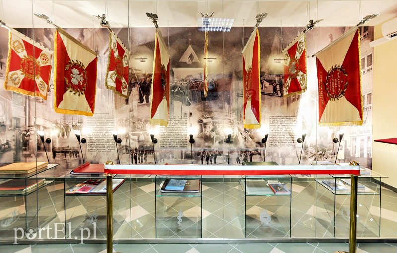 Dla żołnierza sztandar to wielki honor zdjęcie nr 109126