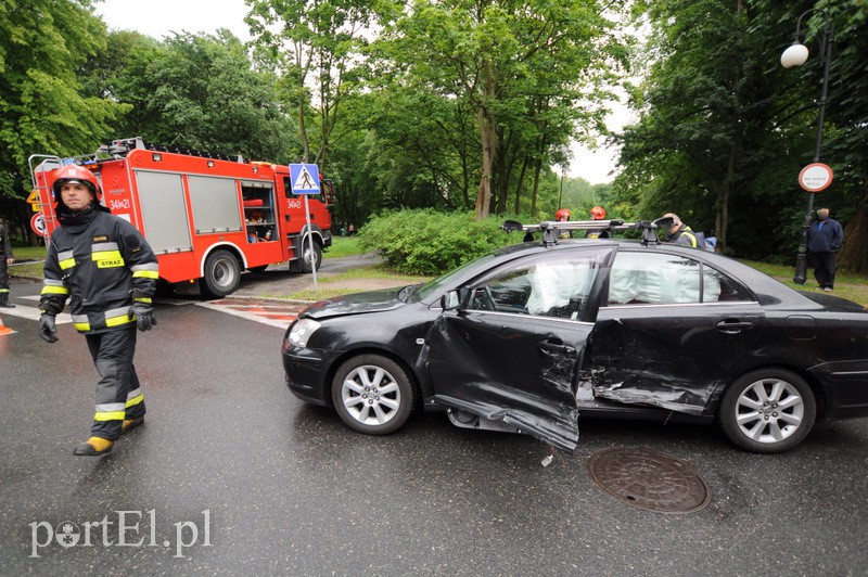 Zderzenie na ul. Moniuszki, sprawca pijany zdjęcie nr 109134