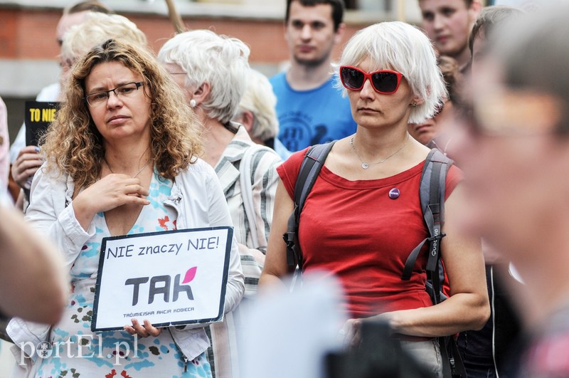 Protest w obronie ofiar gwałtów zdjęcie nr 110160